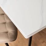Kép 4/8 - Fehér márvány kerámia asztallap közelről