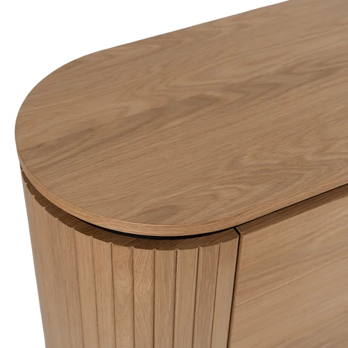 Négyajtós design
