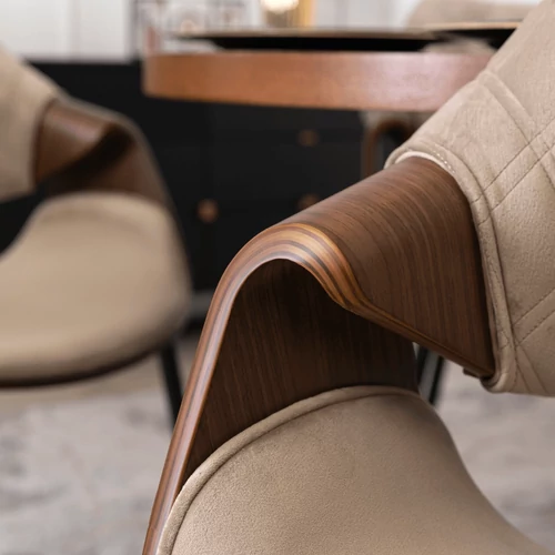 Bézs színű fotel modern designnal