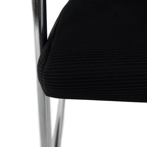 Ergonómikus kialakítás  kényelmes ülés